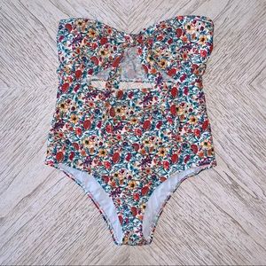 Basta Surf Floral Strapless Swimsuit szL